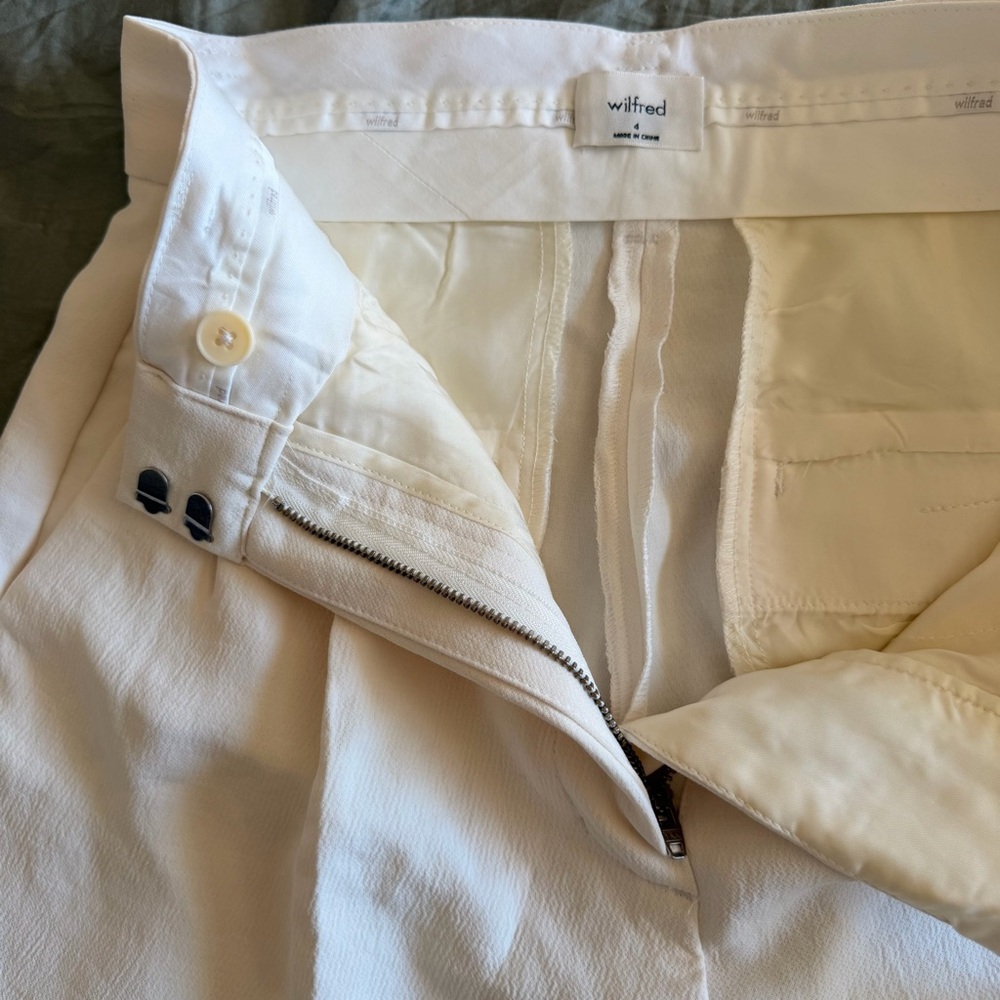 Aritzia The Effortless Short™ Mid-Thigh - Crepette™, Light Birch - Picture 4 of 13